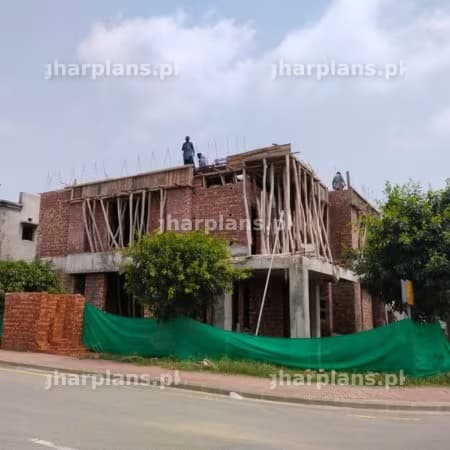 پاکستان میں کنکریٹ کی پیراپیٹ (چھت کی منڈیر) کی تنصیب
